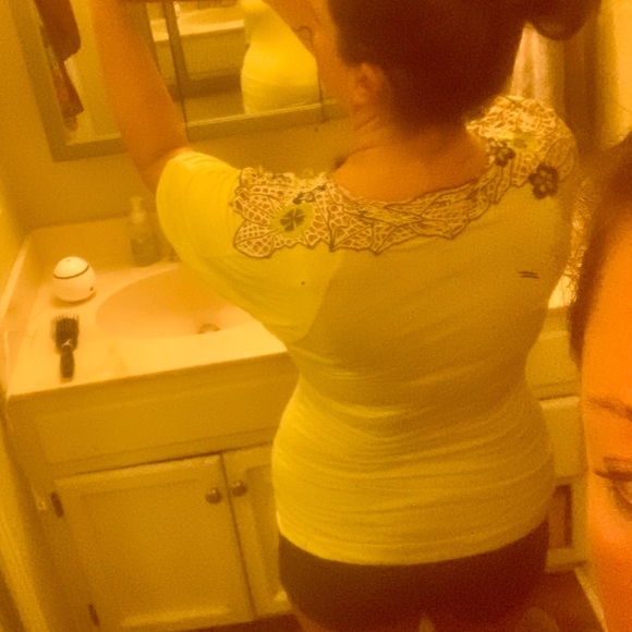 Free People Tops - NEW LISTING‼️FREE PEOPLE White Cotton Lace…